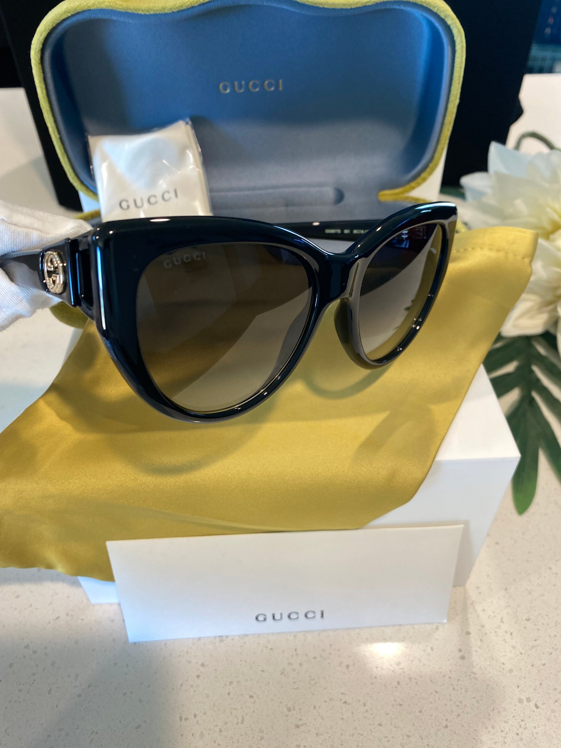 GUCCI SUNGLASSES